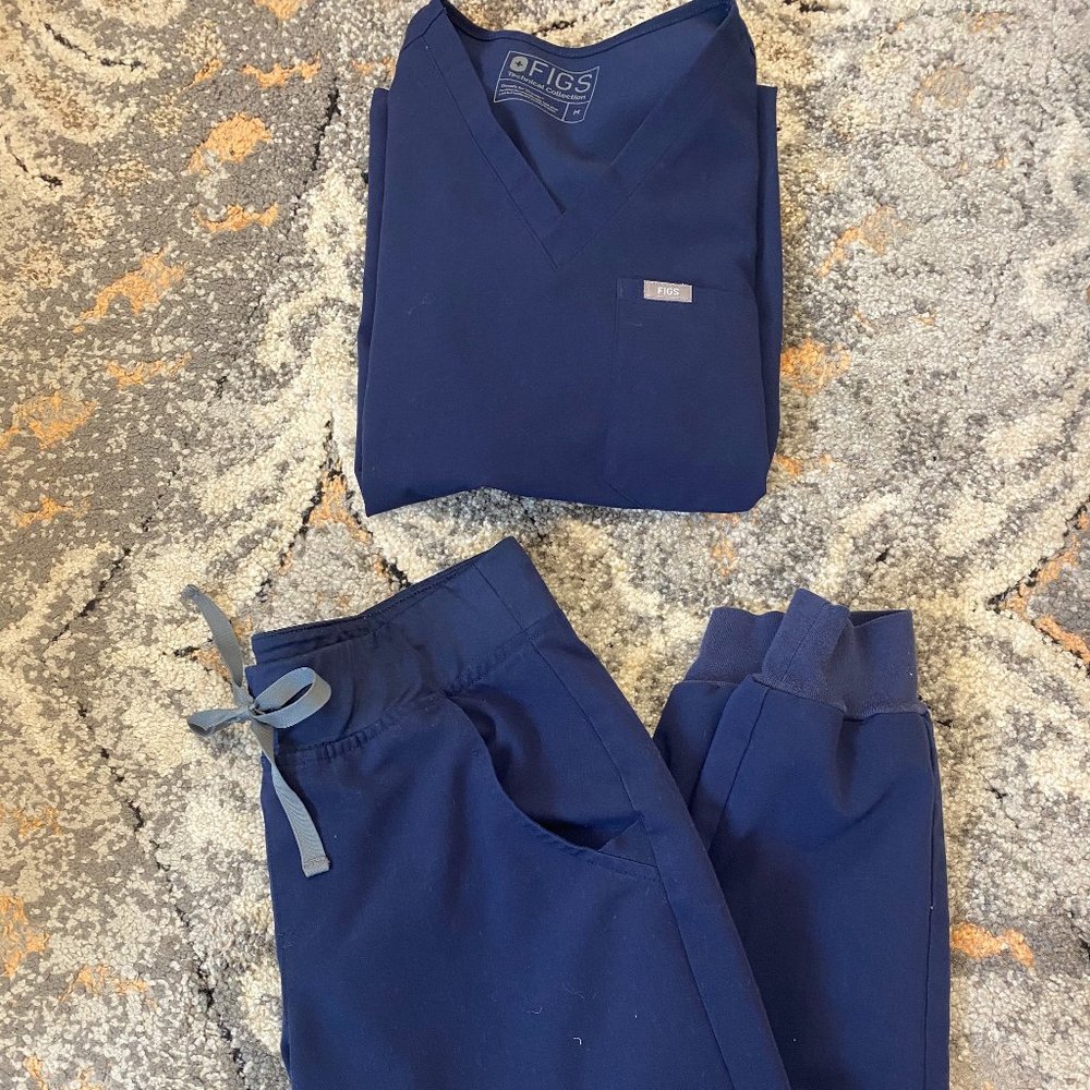 Navy Figs Joggers + V neck top